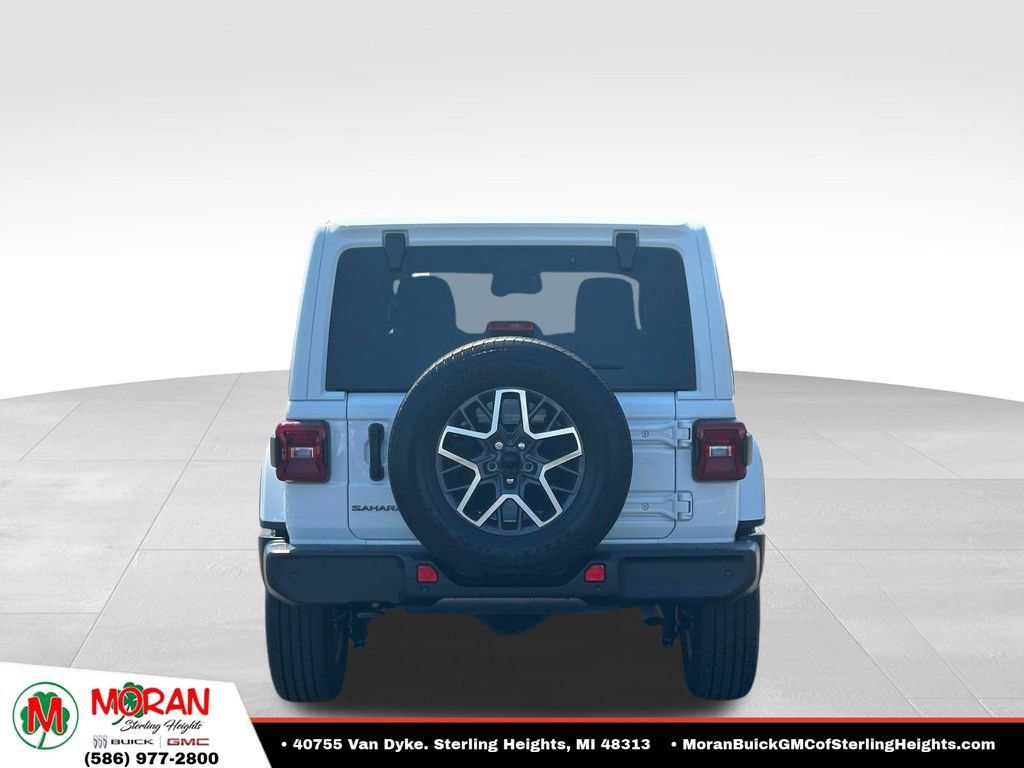 Used 2026 Jeep Wrangler Unlimited Sahara AWD/4WD image 4