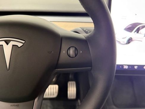 Used 2022 Tesla Model Y Performance image 15