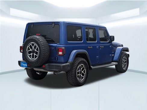 Used 2019 Jeep Wrangler Unlimited Sahara AWD/4WD image 6