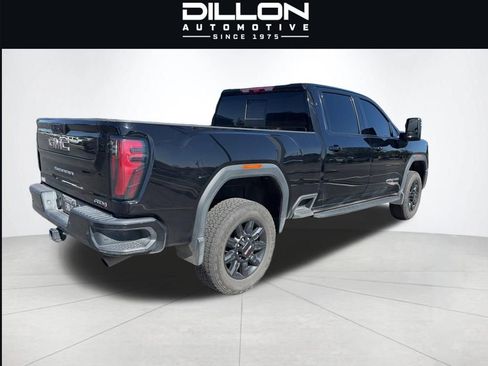 Used 2025 GMC Sierra 2500 AT4 w/ AT4 Premium Plus Package AWD/4WD image 3