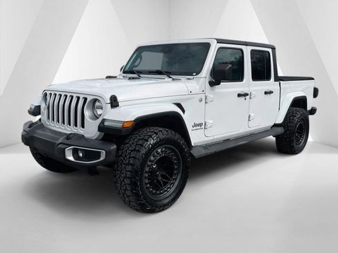Used 2020 Jeep Gladiator Overland AWD/4WD image 3