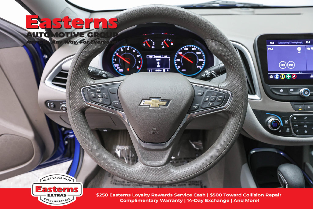 Used 2023 Chevrolet Malibu LT FWD image 11