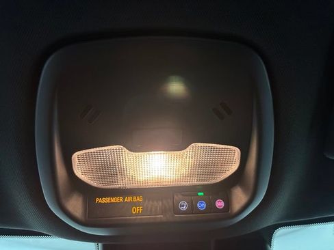 Used 2025 Chevrolet Trax RS w/ Driver Confidence Package FWD image 33