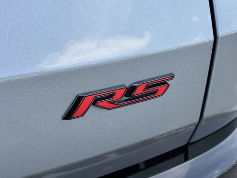 Used 2024 Chevrolet Traverse RS FWD image 12