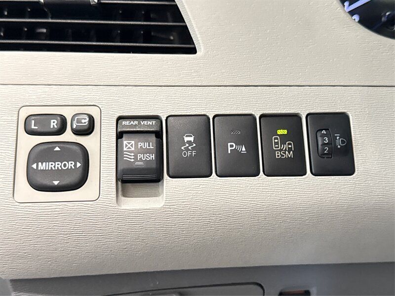 Used 2013 Toyota Sienna Limited w/ Premium Pkg AWD/4WD image 31