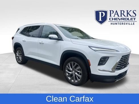 Used 2025 Buick Enclave Preferred image 1