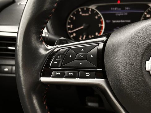 Used 2024 Nissan Altima 2.5 SR FWD image 15