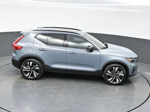 Used 2023 Volvo XC40 B5 Ultimate w/ Protection Package Premier AWD/4WD image 41
