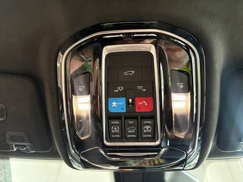 Used 2023 Jeep Grand Cherokee Summit AWD/4WD image 21
