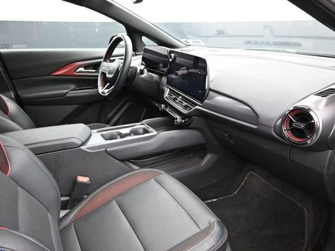 Used 2024 Chevrolet Equinox EV RS FWD image 21