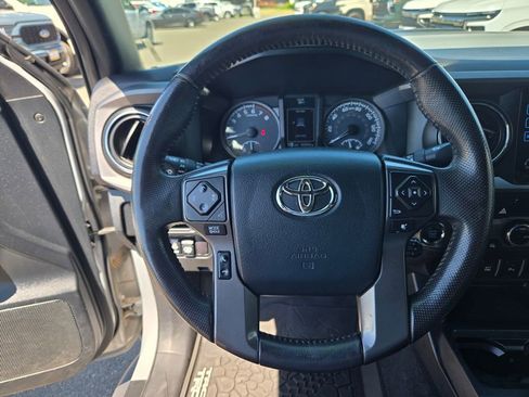 Used 2017 Toyota Tacoma TRD Pro AWD/4WD image 20