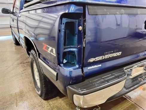 Used 2001 Chevrolet Silverado 1500 LS w/ Off-Road Chassis Pkg AWD/4WD image 16