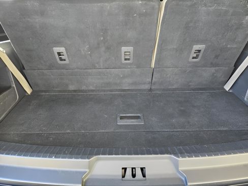 Used 2023 Ford Expedition XLT image 30