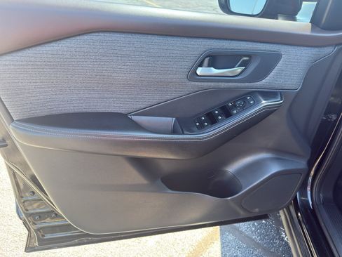 Used 2021 Nissan Rogue SV AWD/4WD image 13
