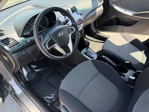 Used 2013 Hyundai Accent GS FWD image 9