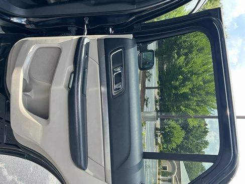 Used 2018 Ford Explorer XLT AWD/4WD image 59