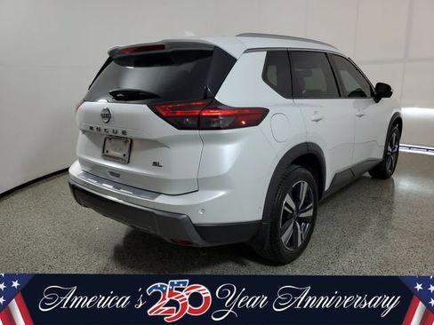 Used 2024 Nissan Rogue SL FWD image 5
