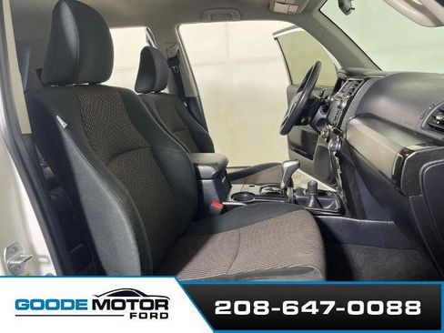 Used 2019 Toyota 4Runner TRD Off-Road AWD/4WD image 18