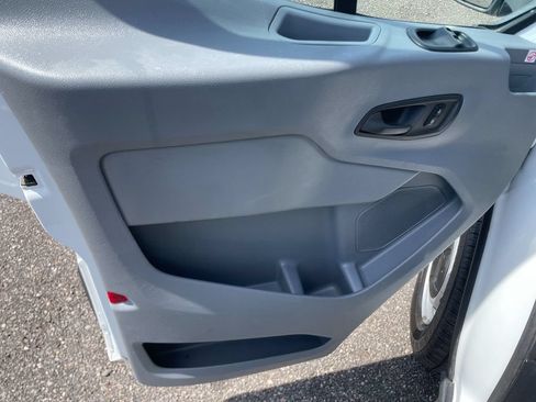 Used 2019 Ford Transit 250 148 Low Roof RWD image 11