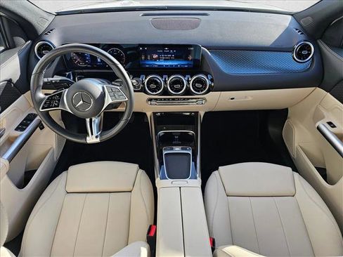 Used 2025 Mercedes-Benz GLA 250 4MATIC image 17