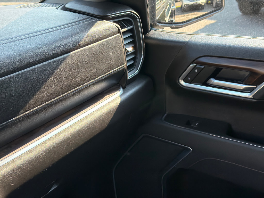 Used 2025 GMC Sierra 1500 SLT AWD/4WD image 31