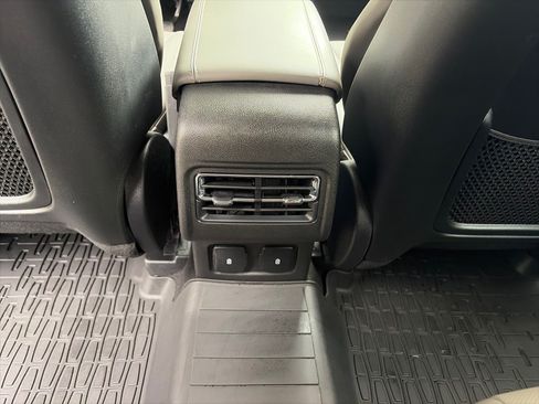 Used 2025 Lincoln Corsair AWD w/ Equipment Group 101A image 12