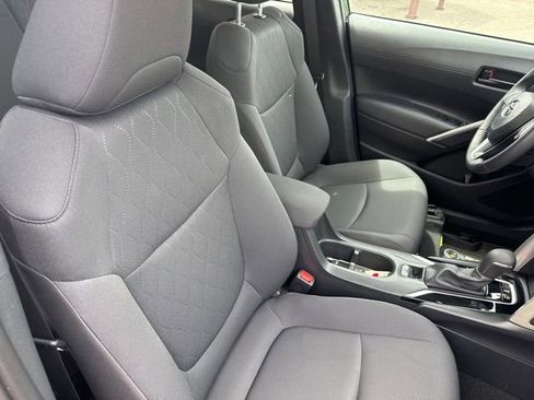 Used 2024 Toyota Corolla Cross LE FWD image 16