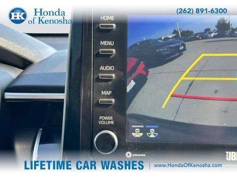 Used 2022 Toyota Corolla Cross XLE w/ Convenience Package image 21