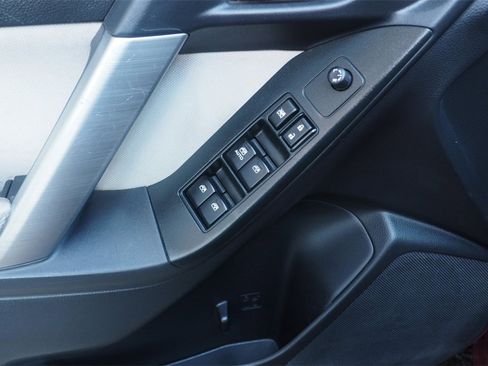 Used 2016 Subaru Forester 2.5i Premium image 9