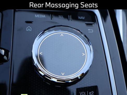 Certified 2025 BMW 760i xDrive image 36