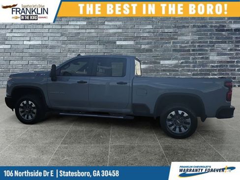 Used 2024 Chevrolet Silverado 2500 Custom w/ Custom Value Package image 2