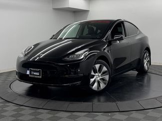 Used 2022 Tesla Model Y Long Range AWD/4WD video 3