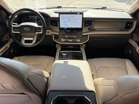 Used 2022 Ford Expedition Limited image 28