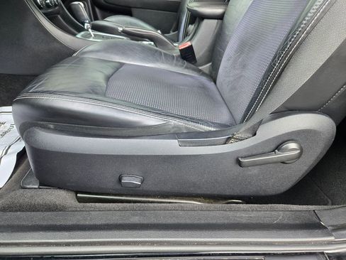 Used 2013 Chrysler 200 S FWD image 18