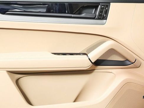 New 2026 Porsche Cayenne Coupe AWD/4WD image 6