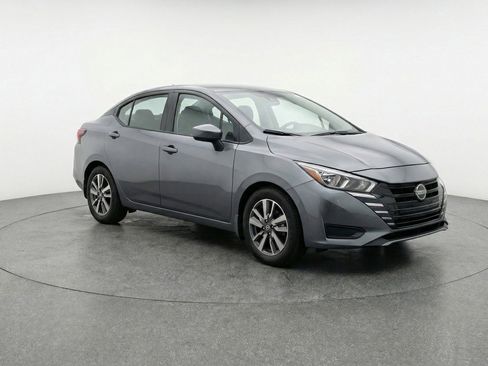Used 2025 Nissan Versa SV image 1