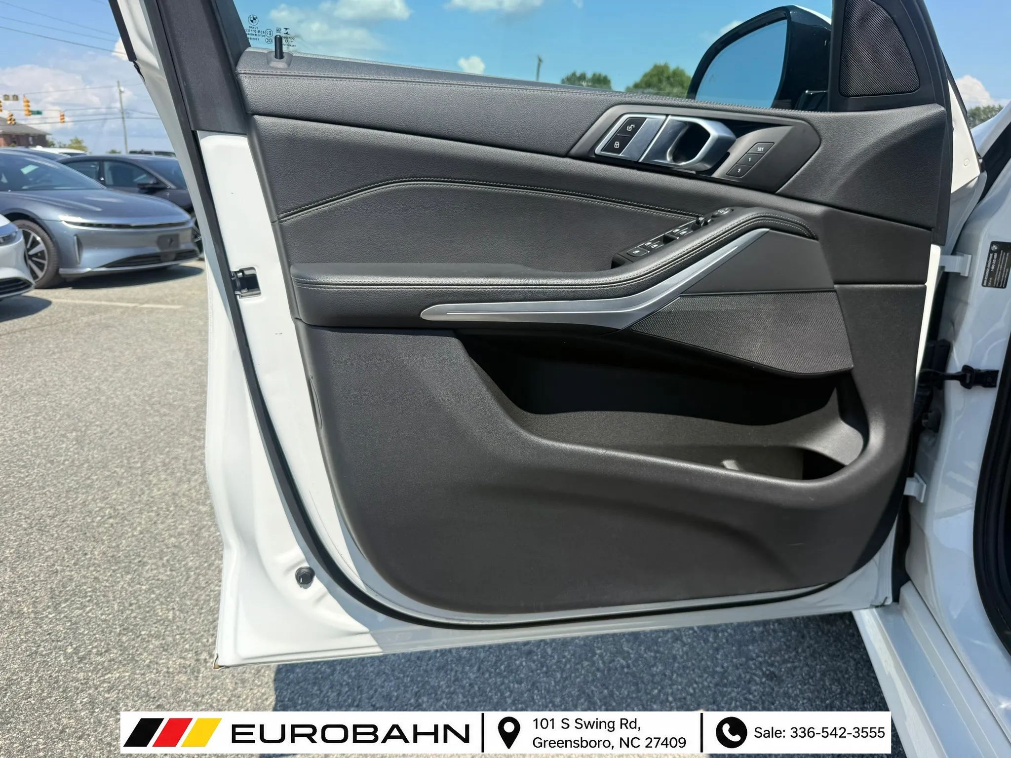 Used 2022 BMW X5 xDrive40i w/ M Sport Package AWD/4WD image 12