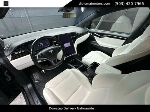 Used 2019 Tesla Model X 75D AWD/4WD image 16