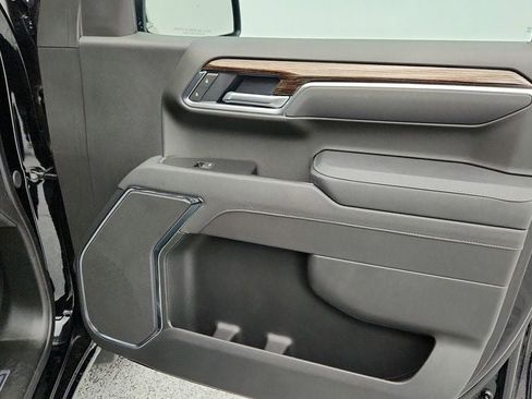 Used 2025 GMC Sierra 1500 Elevation image 23