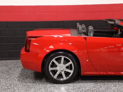 Used 2007 Cadillac XLR RWD image 6