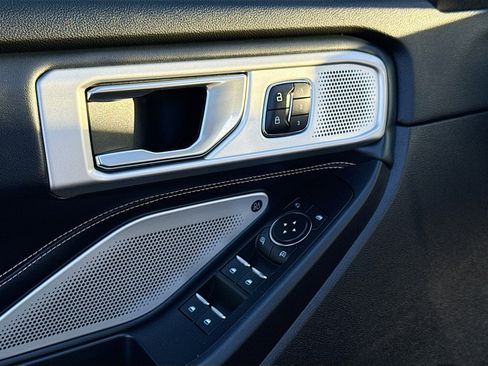 Used 2020 Ford Explorer ST w/ Premium Technology Package image 8