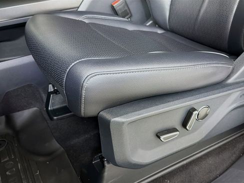 New 2025 Ford F150 Lariat w/ Equipment Group 502A High image 21