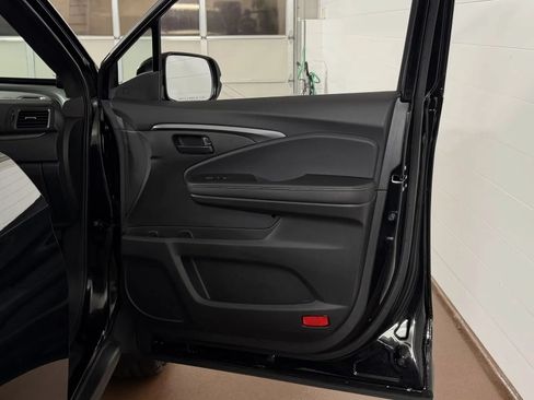 Used 2024 Honda Passport EX-L image 40