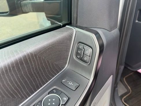 Used 2023 Ford F250 Platinum AWD/4WD image 24