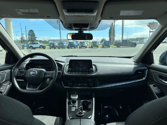Used 2025 Nissan Rogue SV AWD/4WD image 24