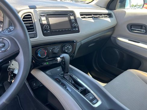 Used 2017 Honda HR-V LX image 32