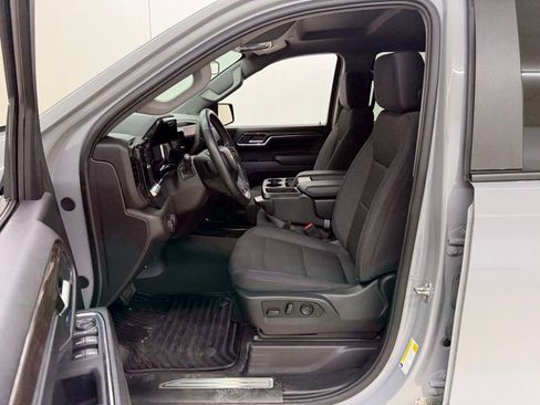 Used 2024 Chevrolet Silverado 1500 LT AWD/4WD image 17