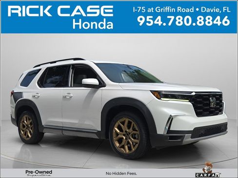 Used 2023 Honda Pilot Touring image 1