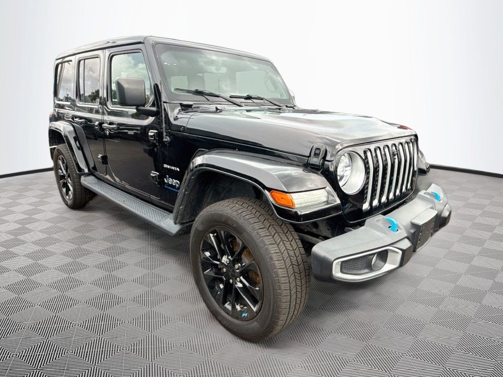 Used 2023 Jeep Wrangler Unlimited Sahara w/ Cold Weather Group AWD/4WD image 4