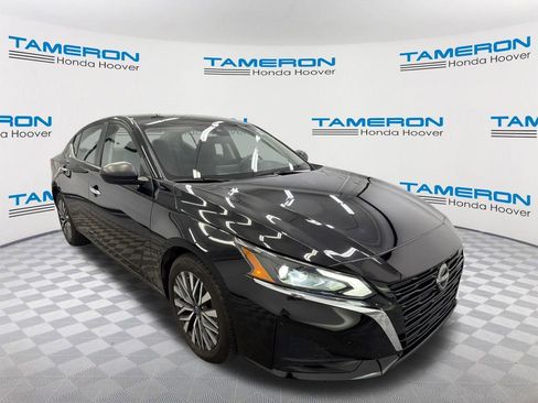 Used 2024 Nissan Altima 2.5 SV FWD image 7